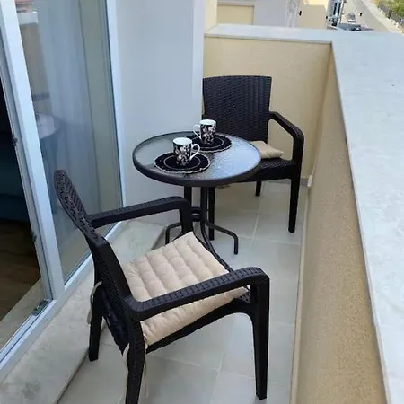 Apartment Apartments_vj